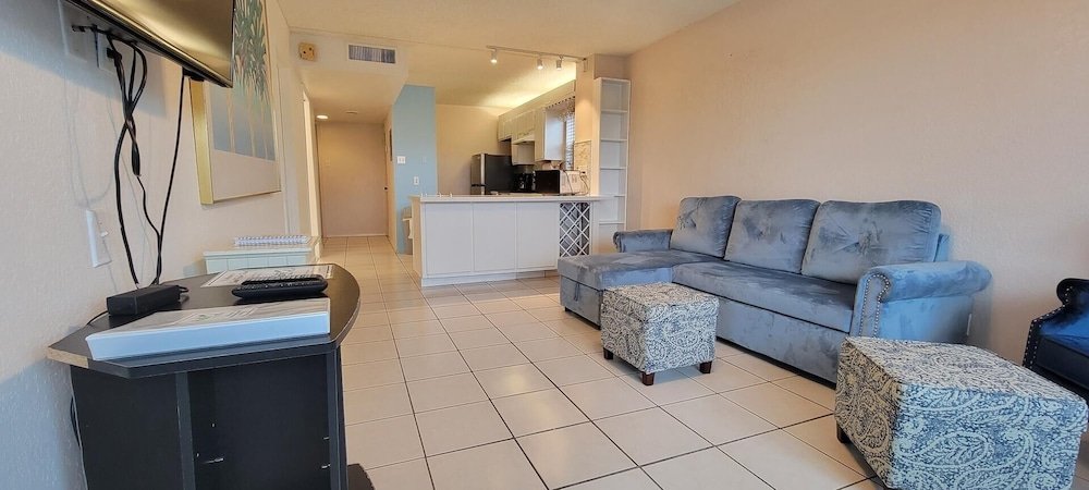 beach access condo nice pool hot tub area w bbq 2 bedroom home by redawning