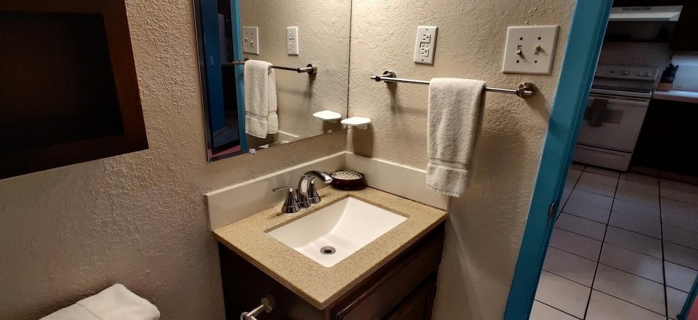 beach access condo nice pool hot tub area w bbq 2 bedroom home by redawning