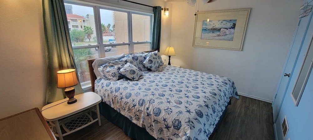 beach access condo nice pool hot tub area w bbq 2 bedroom home by redawning