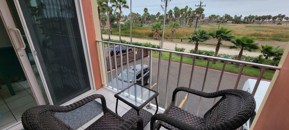 beach access condo nice pool hot tub area w bbq 2 bedroom home by redawning