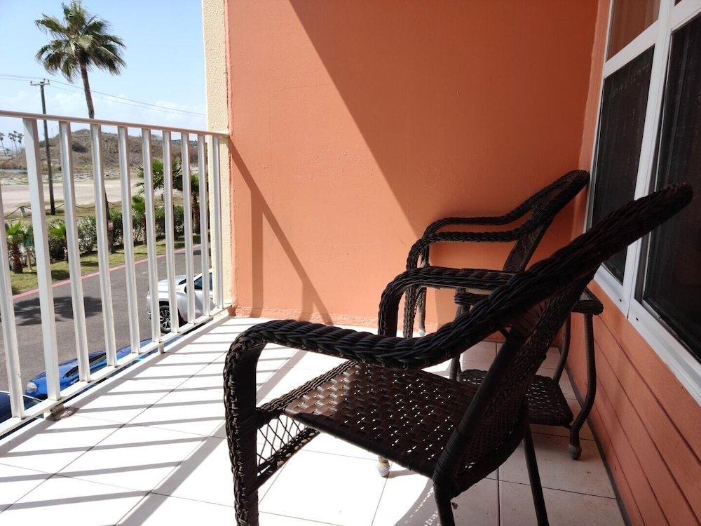 beach access condo nice pool hot tub area w bbq 2 bedroom home by redawning