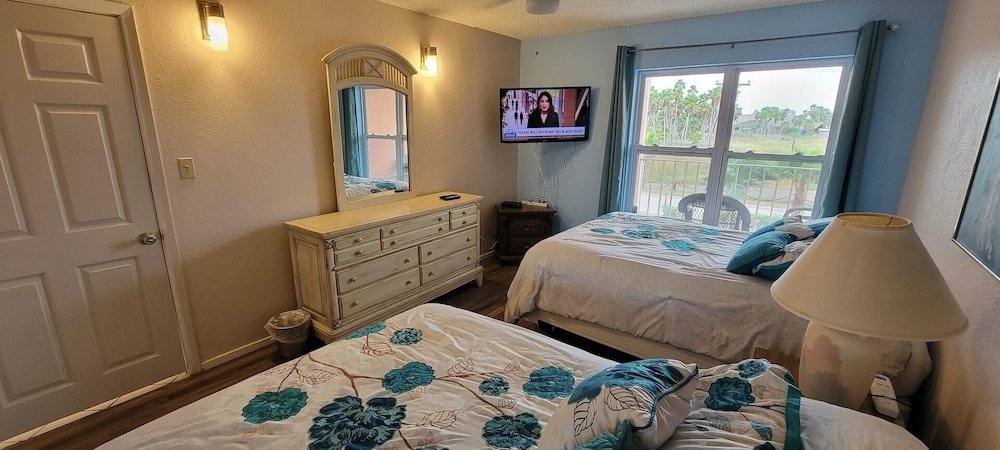 beach access condo nice pool hot tub area w bbq 2 bedroom home by redawning