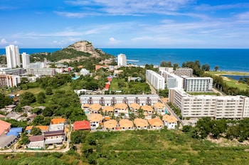 pool villa 4 br walking to beach hv