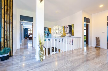 pool villa 4 br walking to beach hv