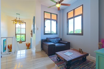 pool villa 4 br walking to beach hv