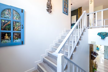 pool villa 4 br walking to beach hv