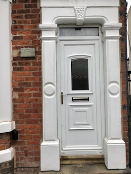 3 bedroom house close to m6 and m55