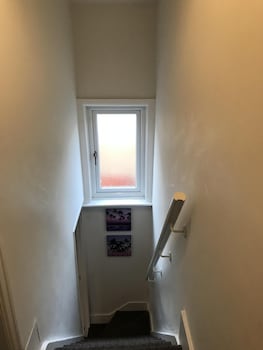 3 bedroom house close to m6 and m55