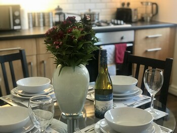 3 bedroom house close to m6 and m55