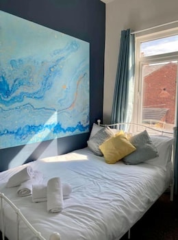 3 bedroom house close to m6 and m55