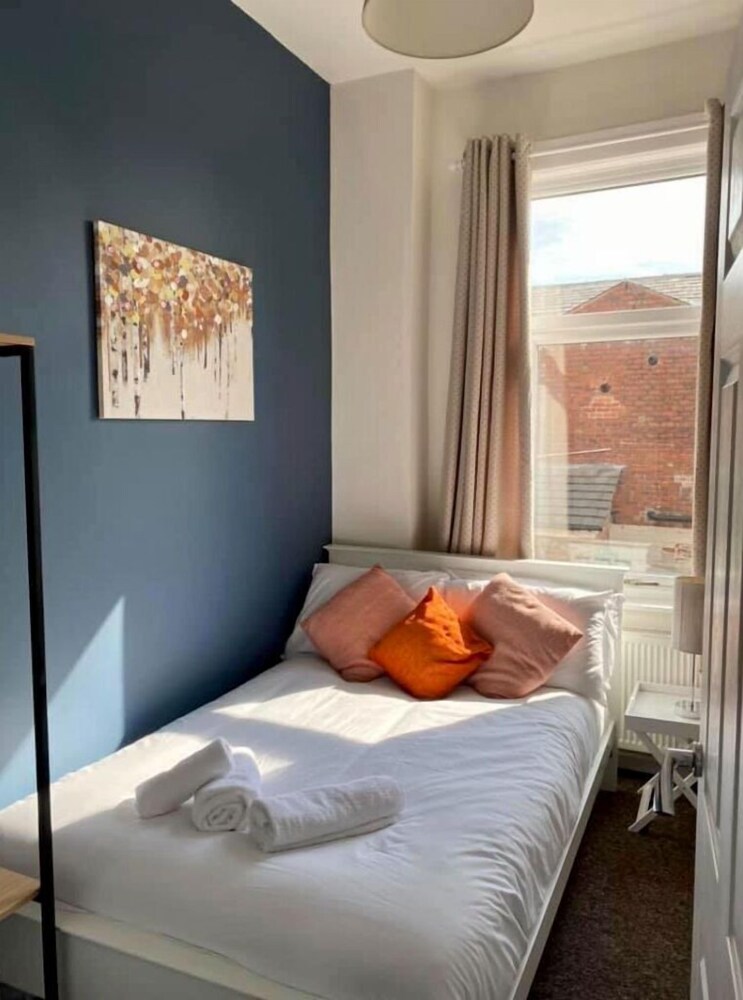 3 bedroom house close to m6 and m55