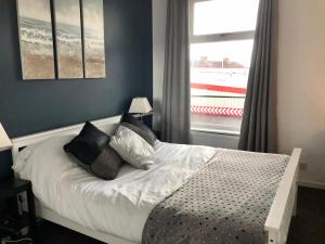 3 bedroom house close to m6 and m55