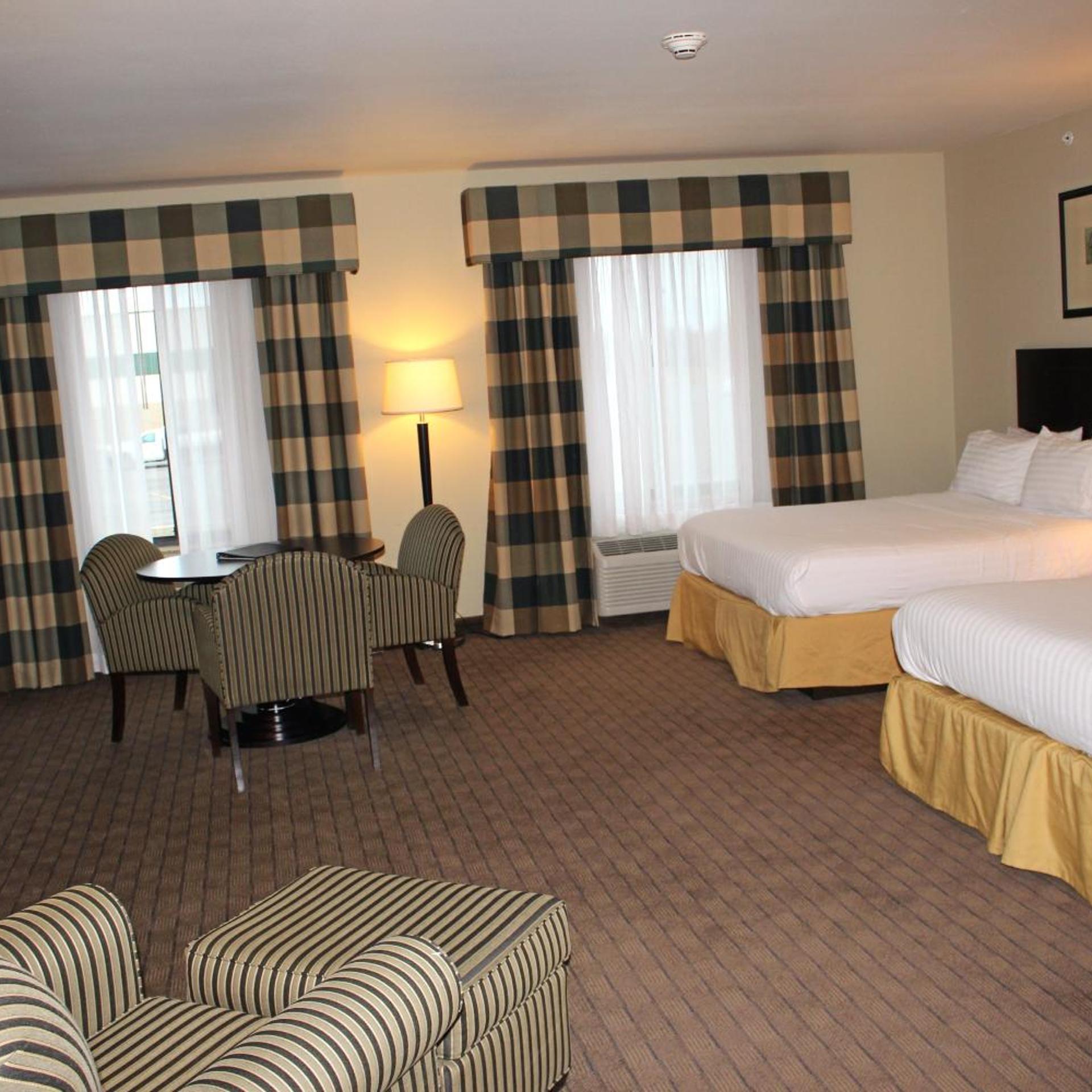 holiday inn express and suites syracuse north airport area