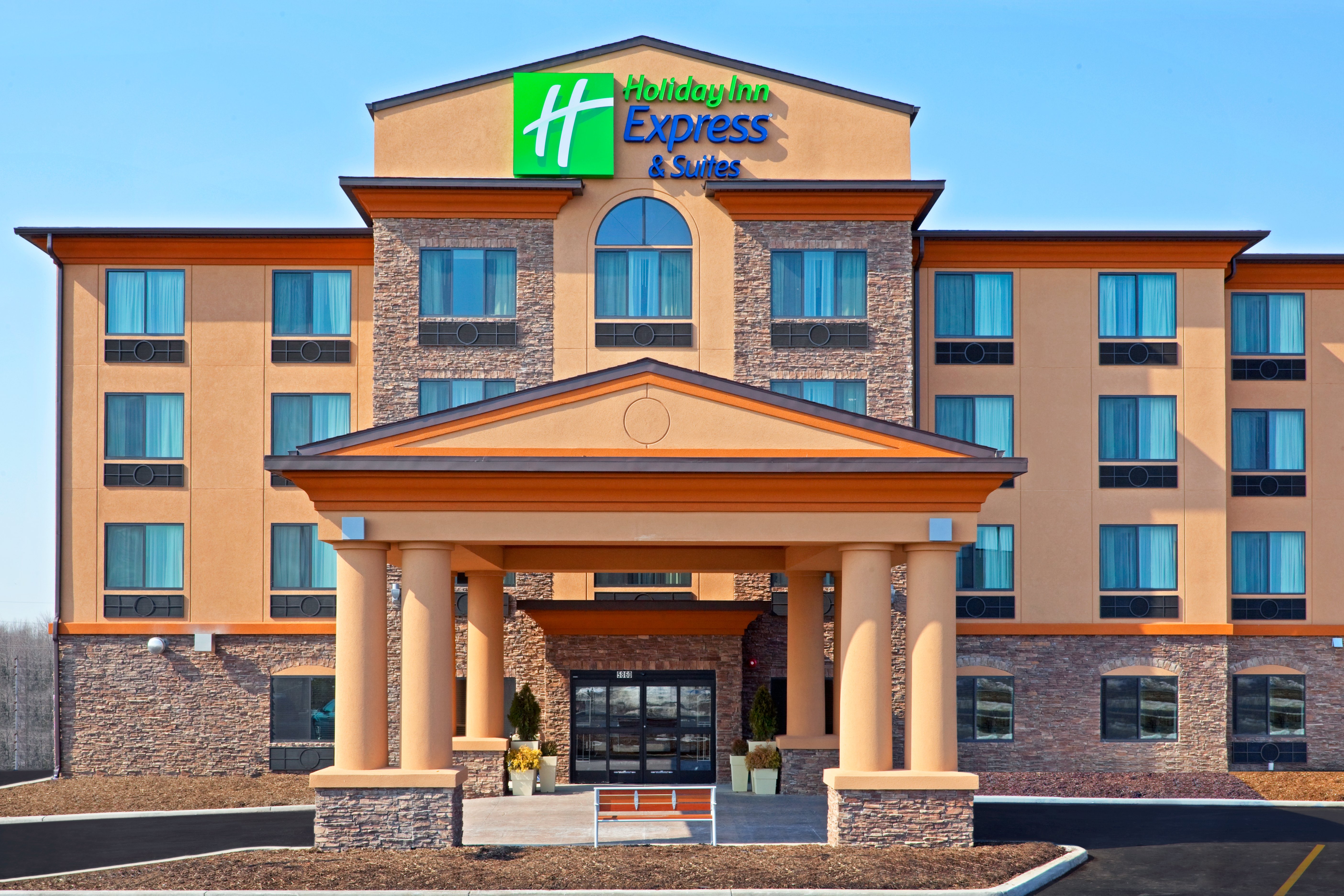 holiday inn express and suites syracuse north airport area