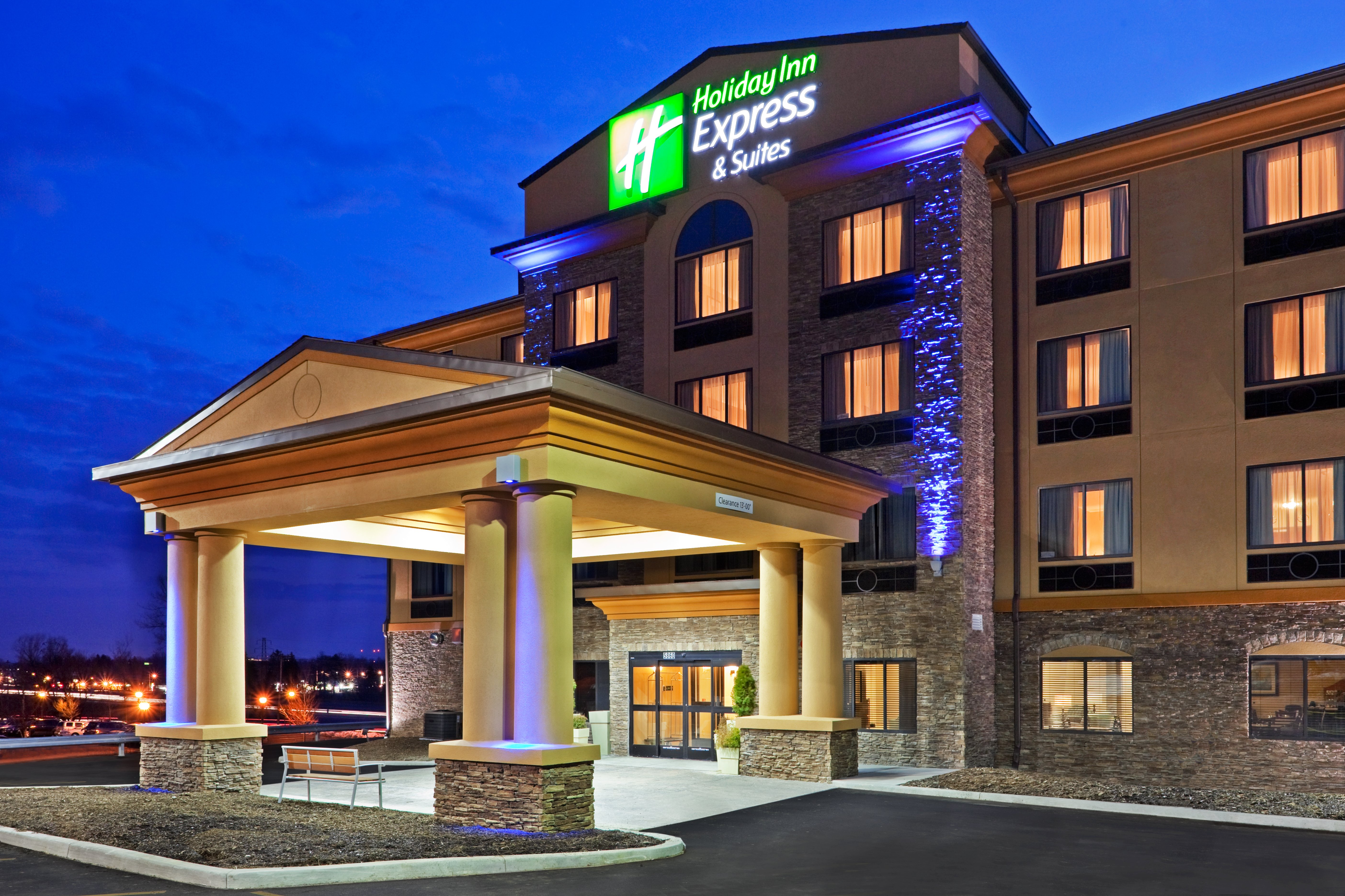 holiday inn express and suites syracuse north airport area