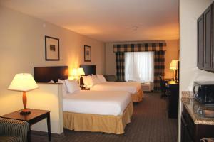 holiday inn express and suites syracuse north airport area