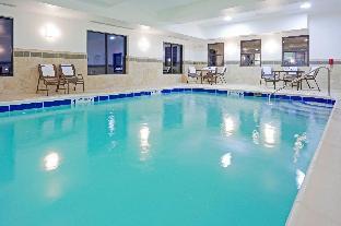 holiday inn express and suites syracuse north airport area