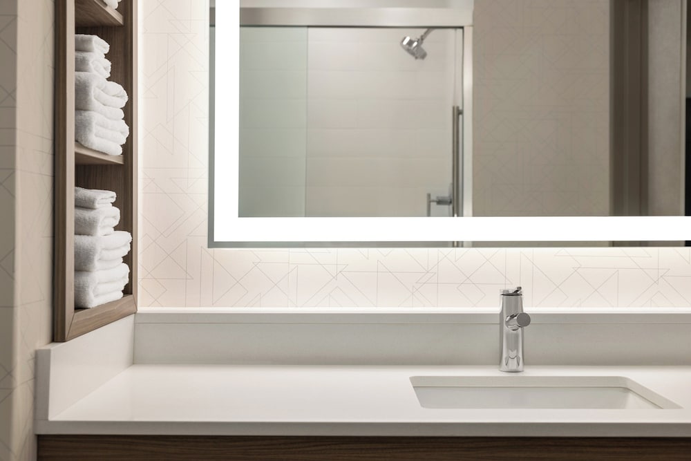 holiday inn express syracuse airport by ihg