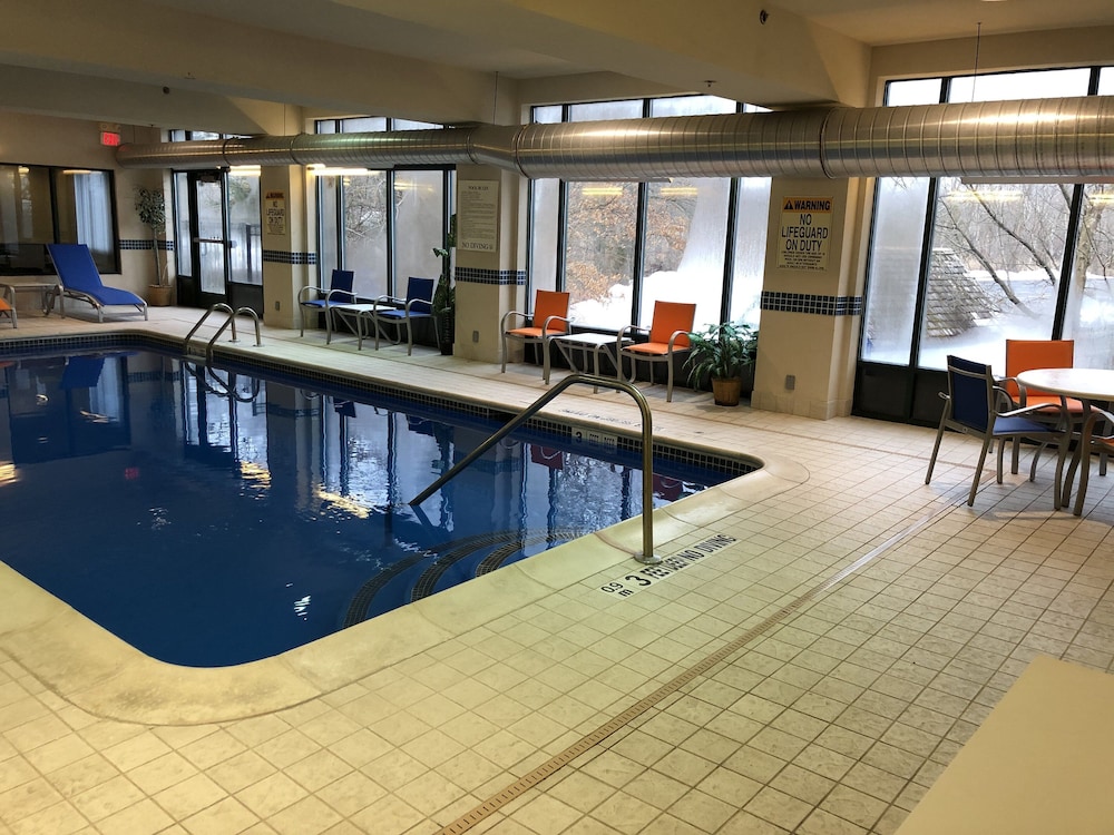 holiday inn express syracuse airport by ihg