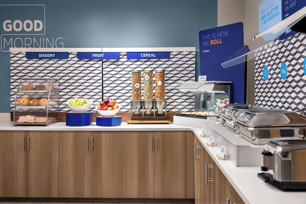 holiday inn express syracuse airport by ihg