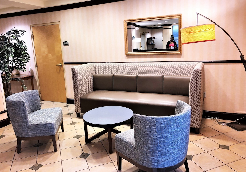 holiday inn express syracuse airport by ihg