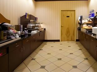 holiday inn express syracuse airport by ihg
