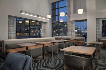Homewood Suites By Hilton Omaha Downtown,Douglas>>Carter Lake,3 star