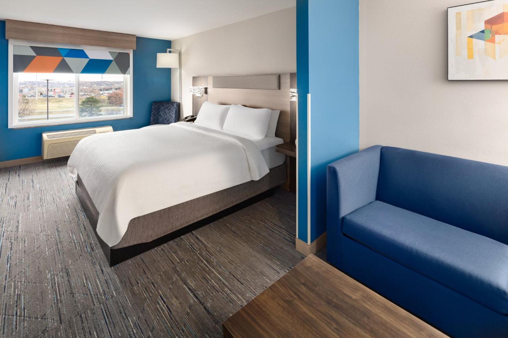 holiday inn express and suites cherry by ihg