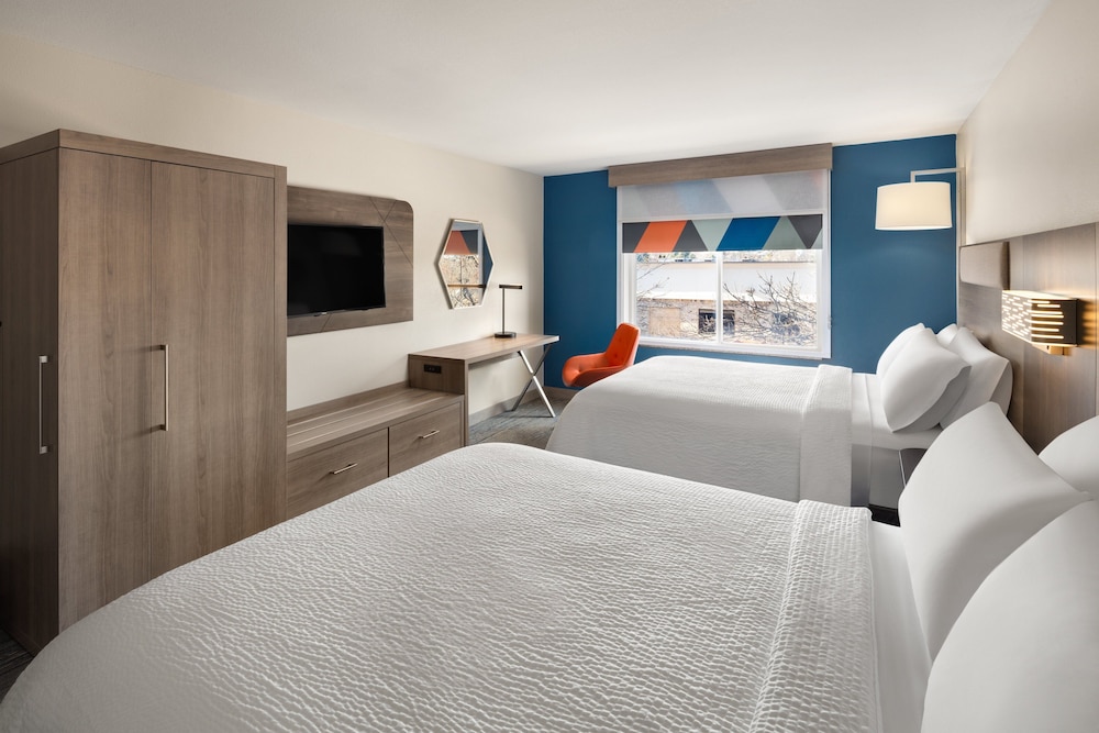holiday inn express and suites cherry by ihg