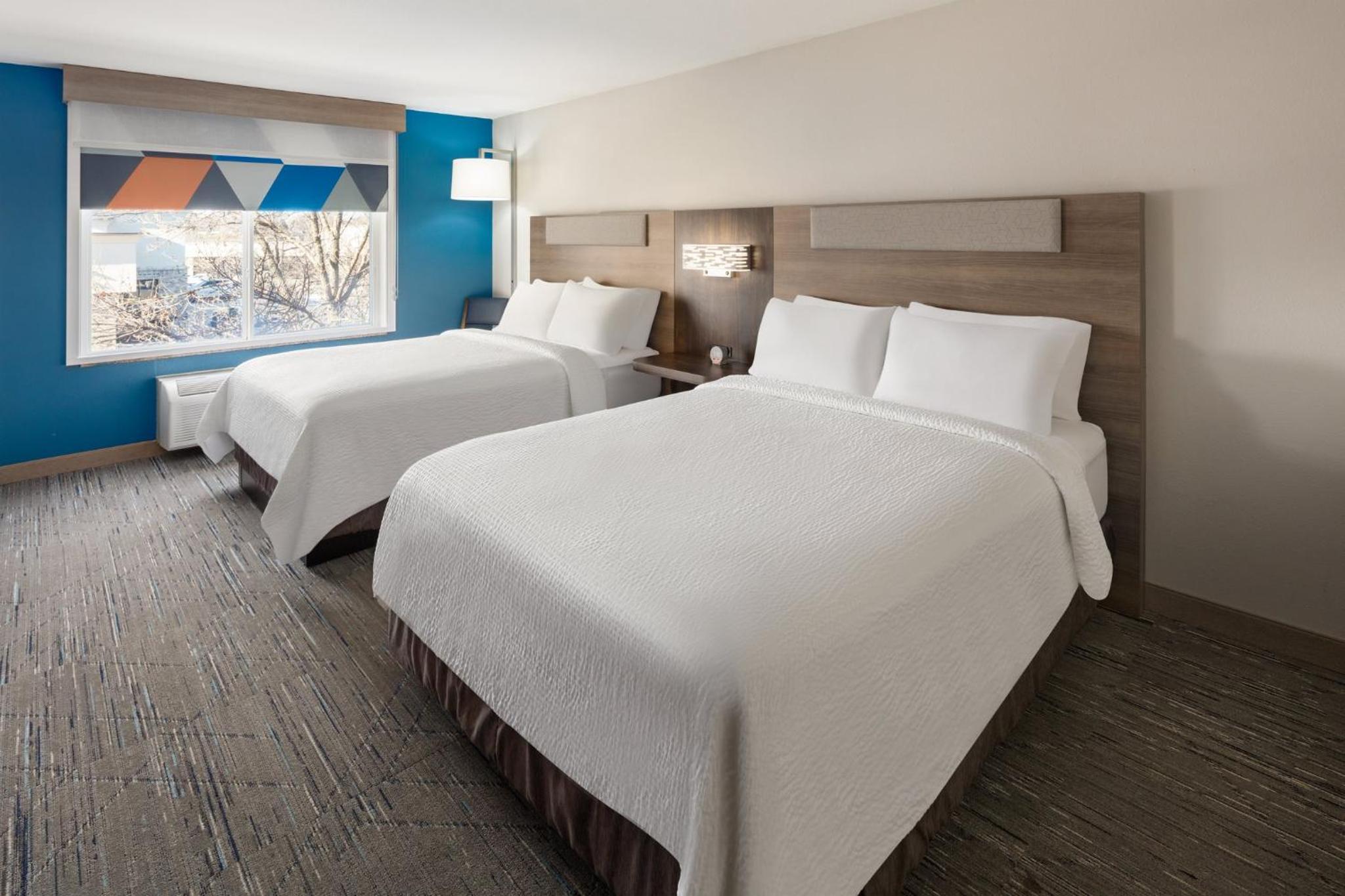 holiday inn express and suites cherry by ihg