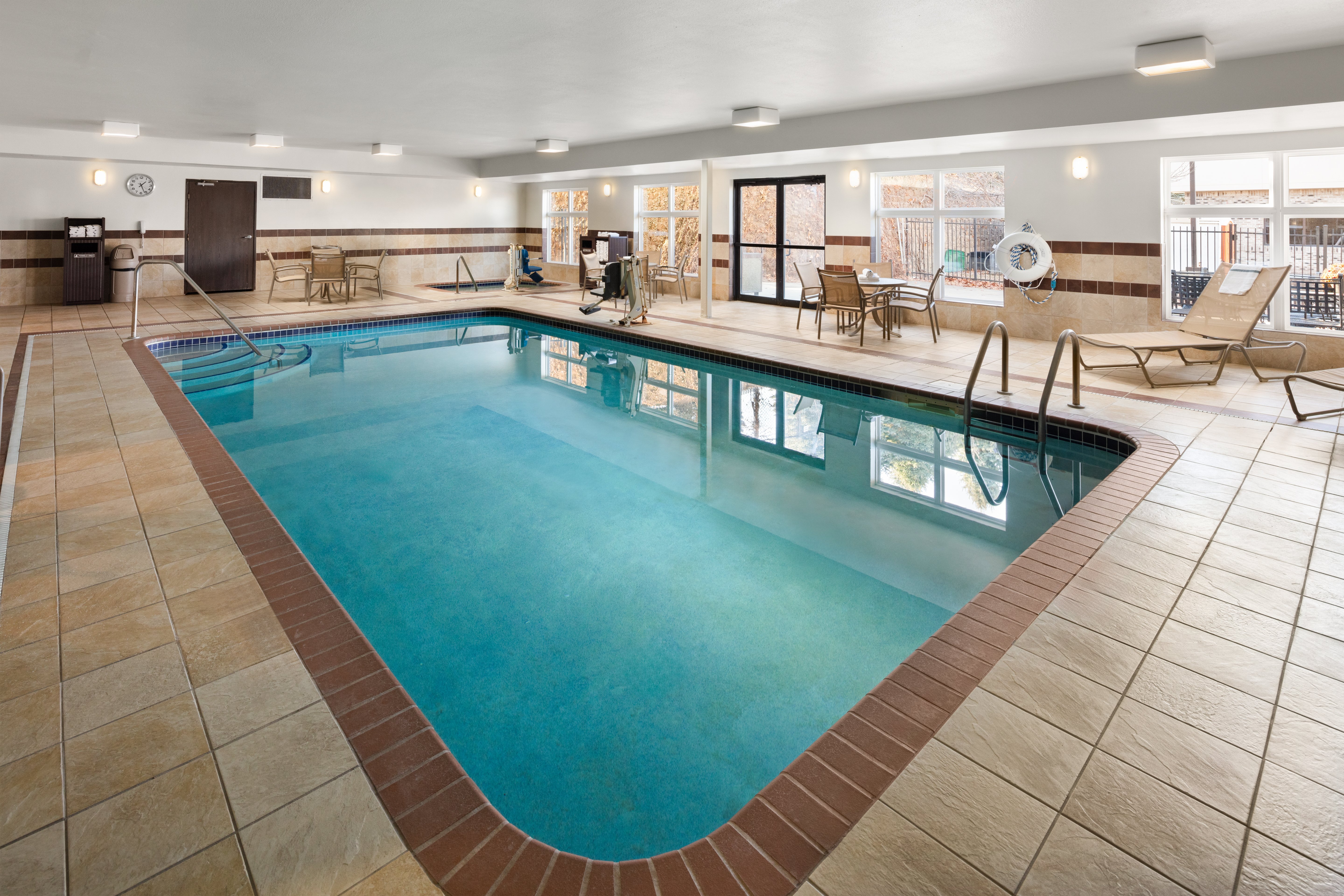 holiday inn express and suites cherry by ihg