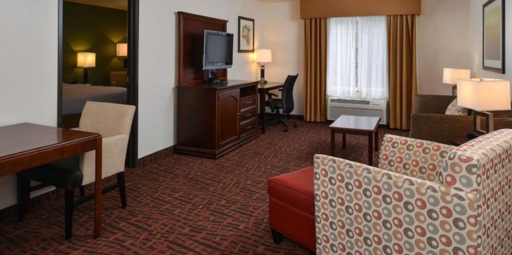 holiday inn express and suites cherry by ihg