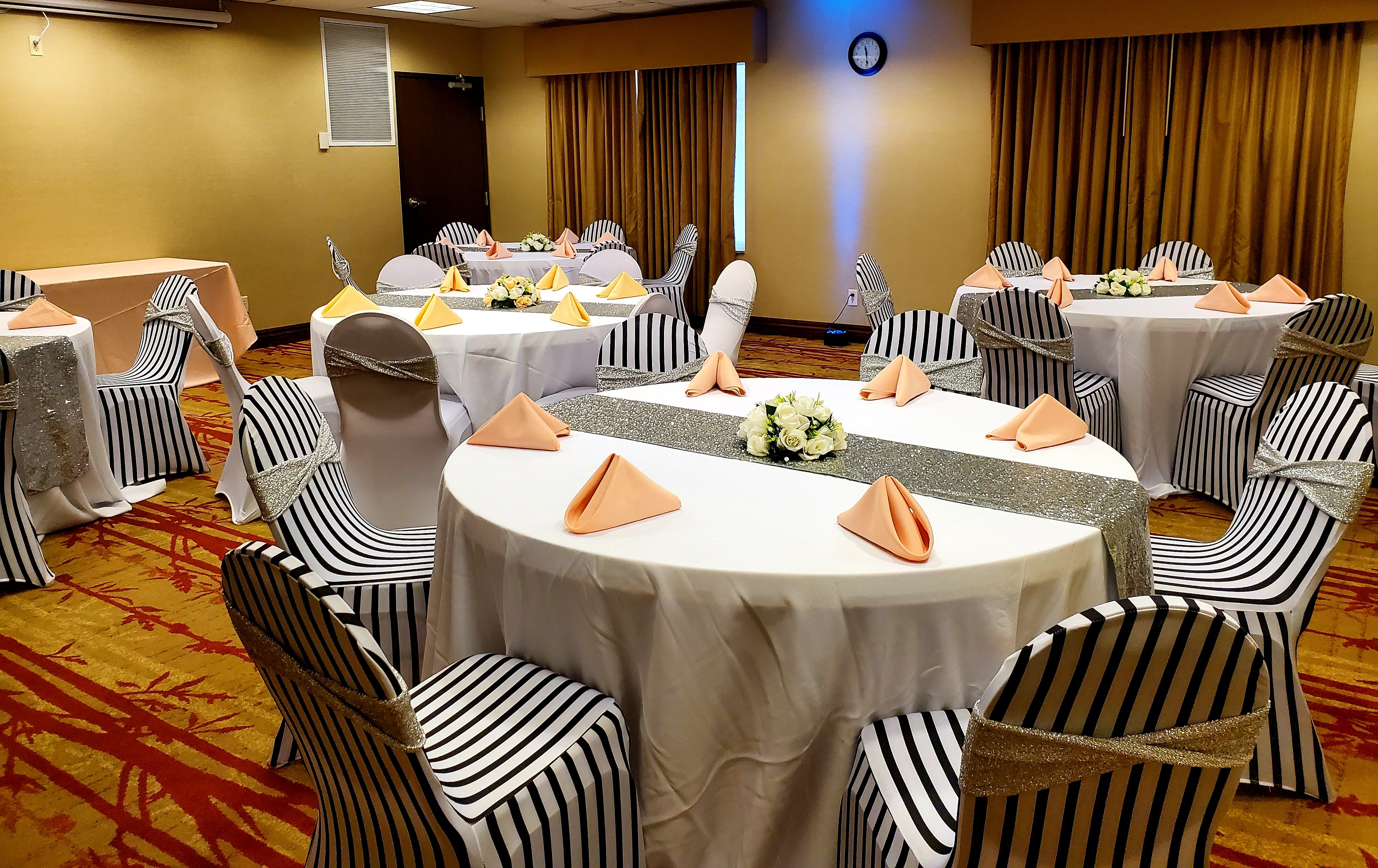 holiday inn express and suites cherry by ihg