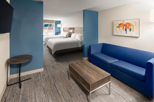 holiday inn express and suites cherry by ihg