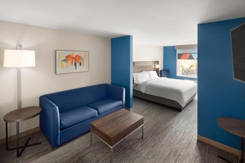 holiday inn express and suites cherry by ihg
