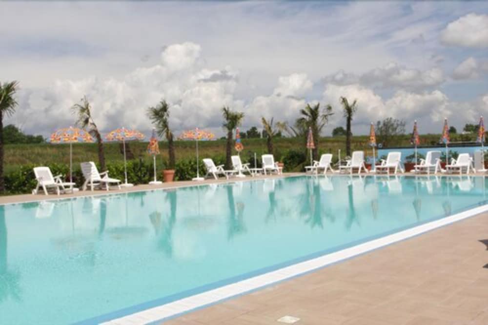 country house country club