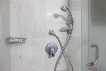 deluxe 2br at dago boutique apartment