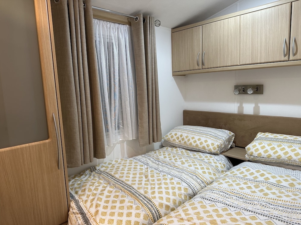 charming 5 beds caravan in beautiful seton sands
