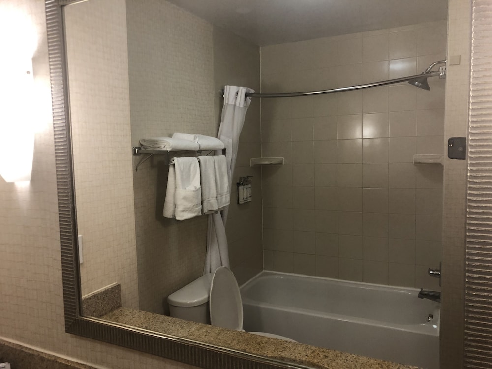 holiday inn express and suites howell by ihg