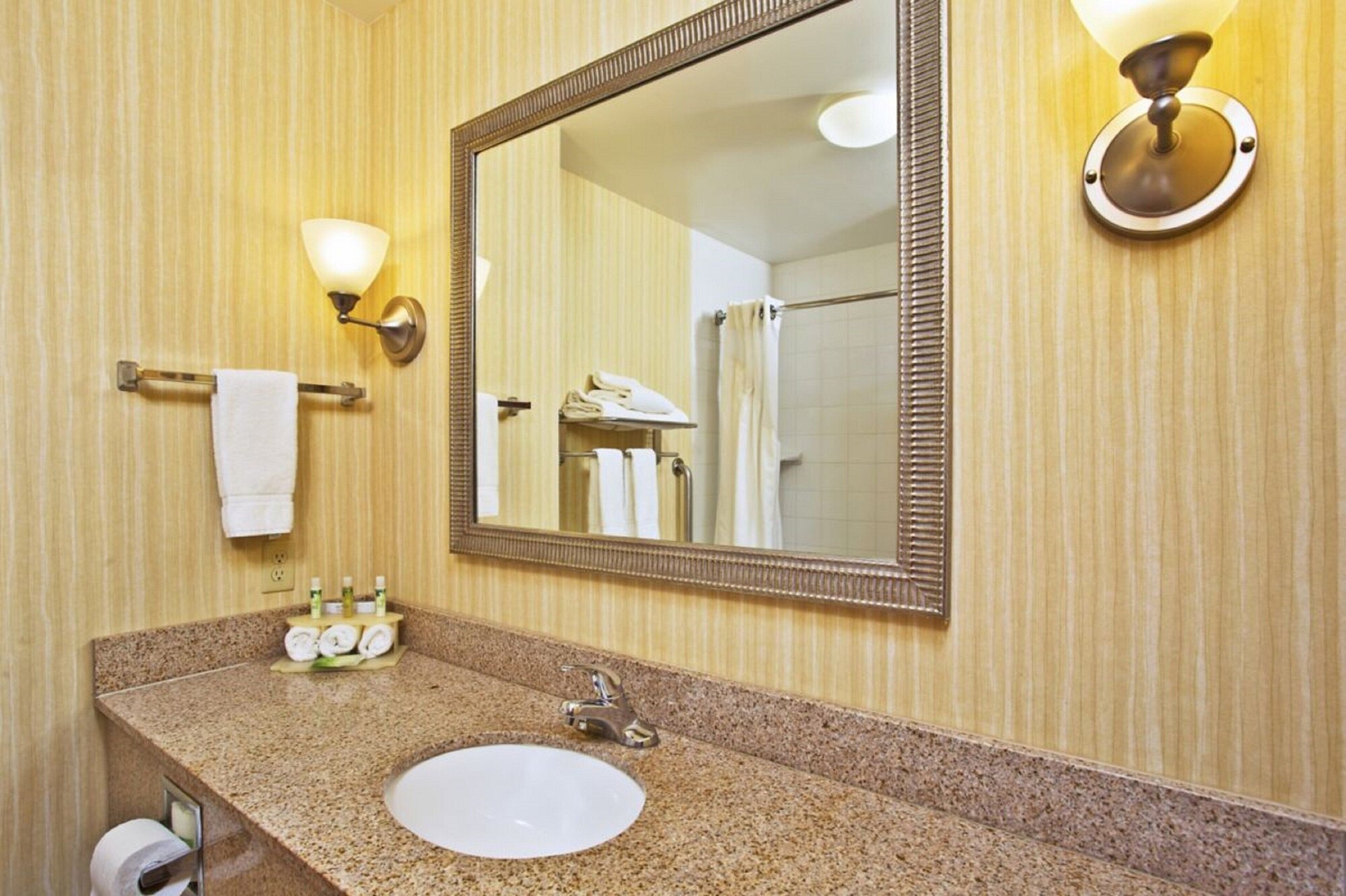 holiday inn express and suites howell by ihg