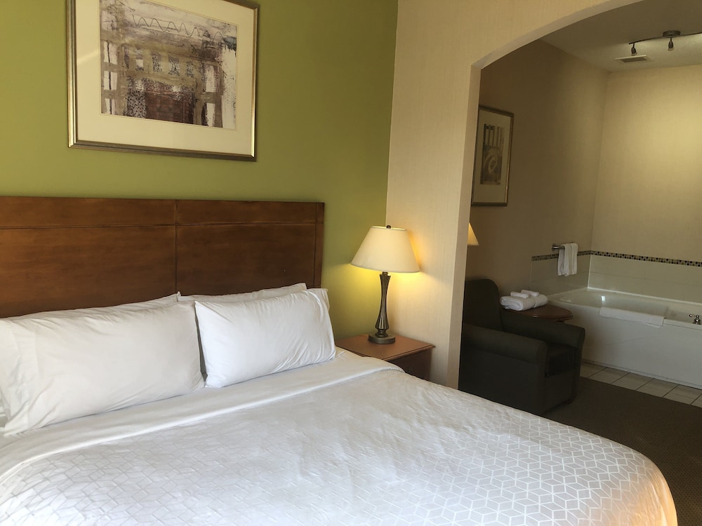 holiday inn express and suites howell by ihg