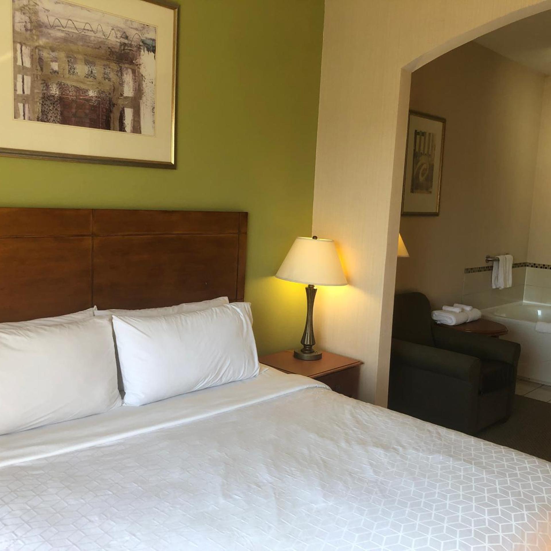 holiday inn express and suites howell by ihg