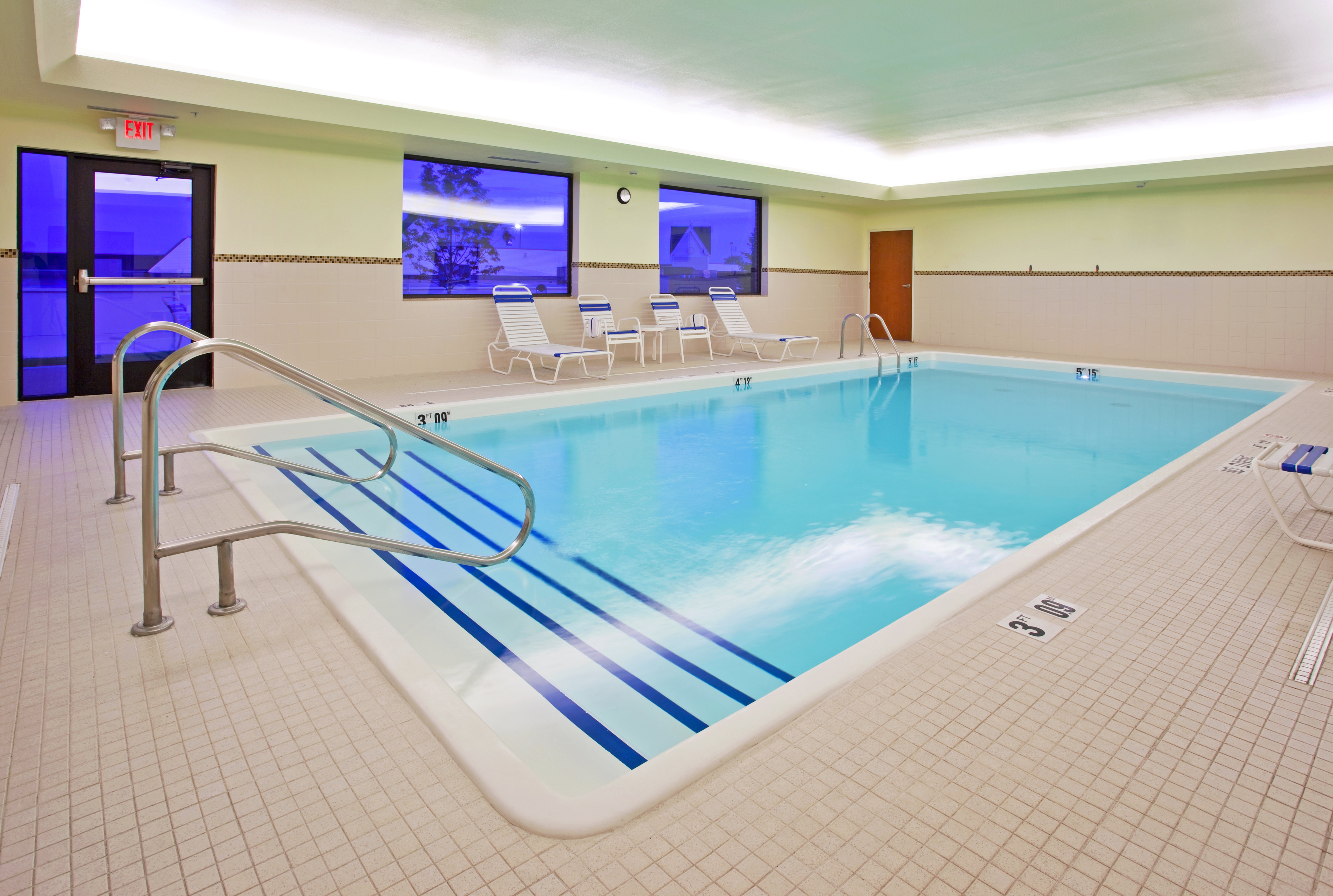 holiday inn express and suites howell by ihg