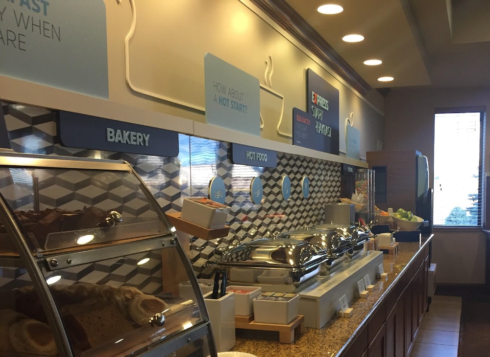holiday inn express and suites howell by ihg