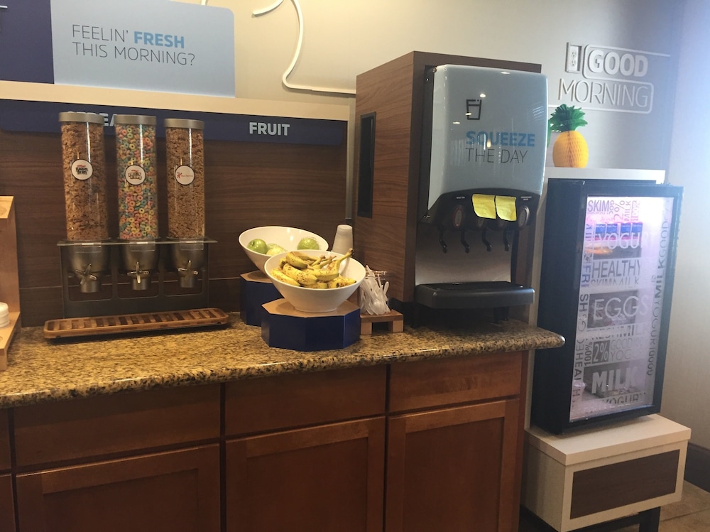 holiday inn express and suites howell by ihg
