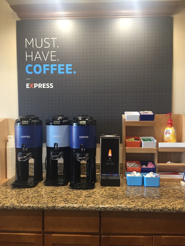 holiday inn express and suites howell by ihg