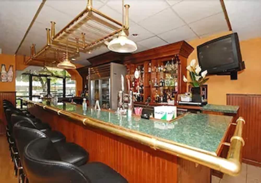 econo lodge and suites shamokin dam selinsgrove