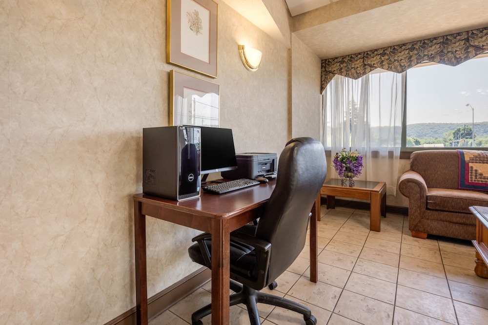 econo lodge and suites shamokin dam selinsgrove