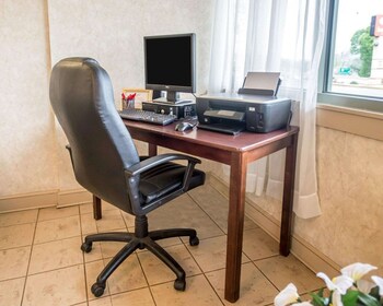 econo lodge and suites shamokin dam selinsgrove