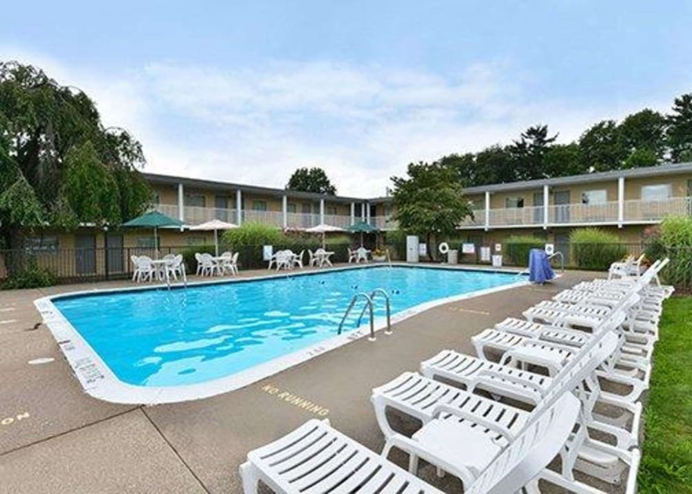 econo lodge and suites shamokin dam selinsgrove